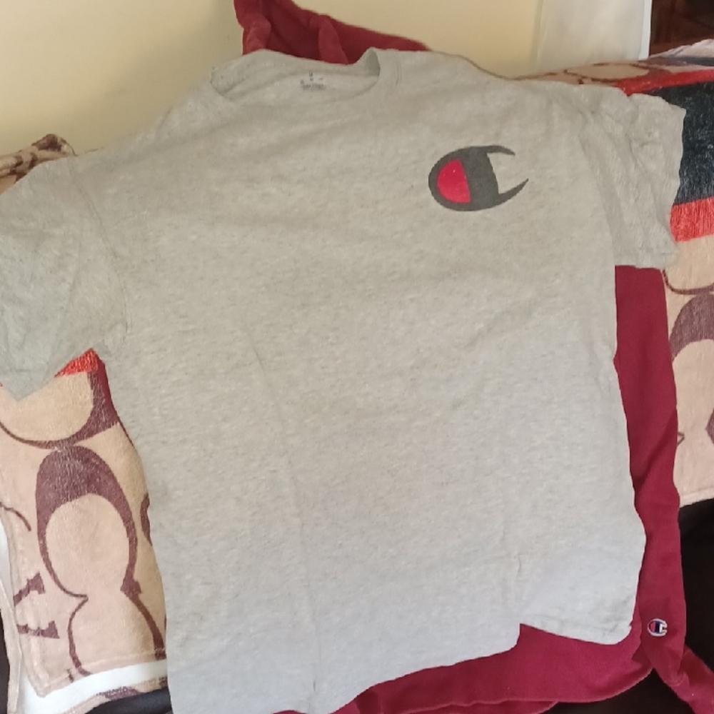 😀3/$12   Champion T-shirt Medium